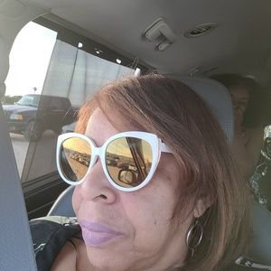 Meet your Posher, Sheena